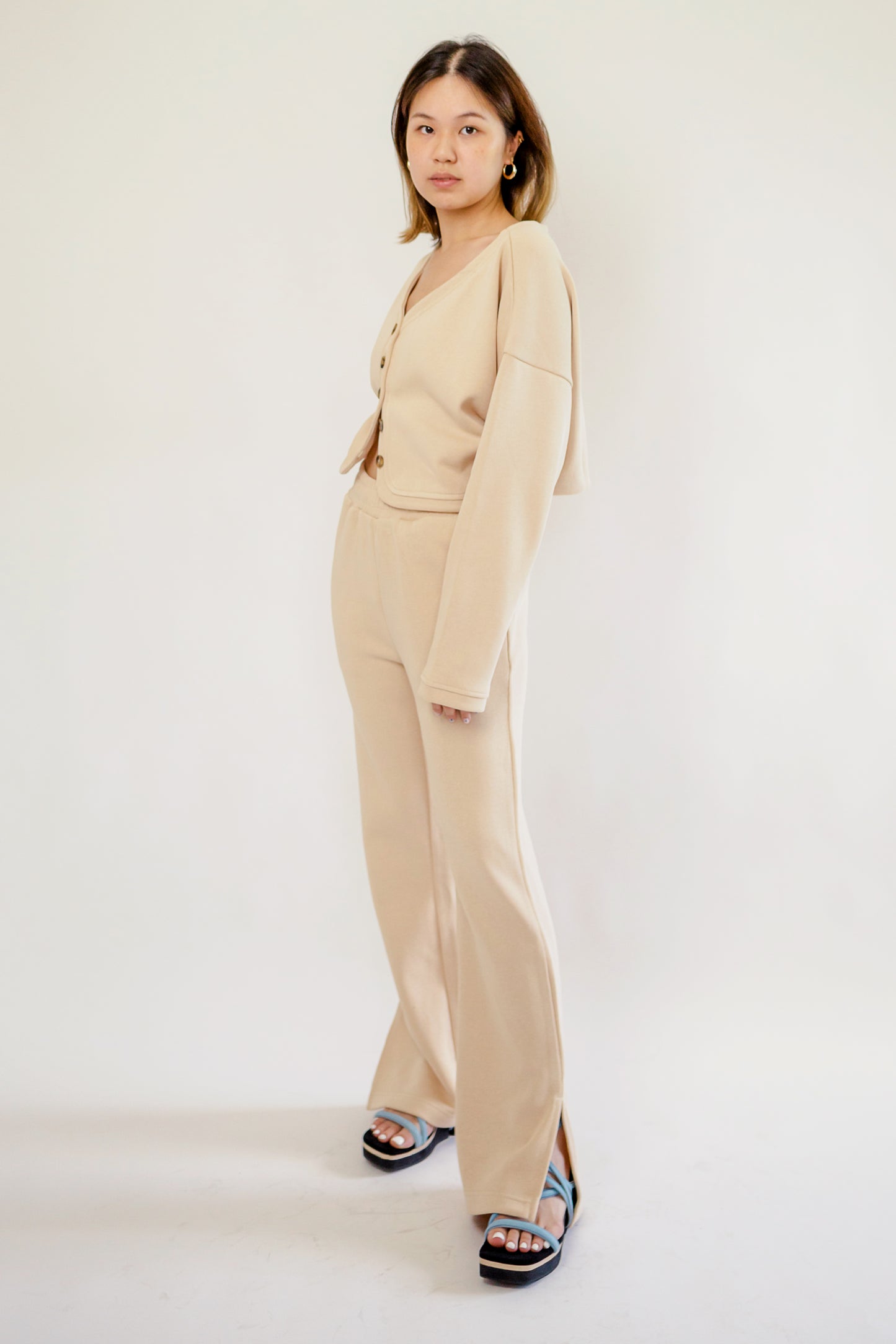 Knit flare drawstring pants with slit beige biscuit